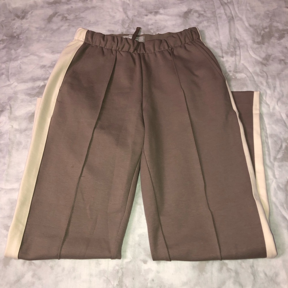 Everlane Dressy Elevated Neutral Slim Straight Sweatpants - Picture 3 of 6